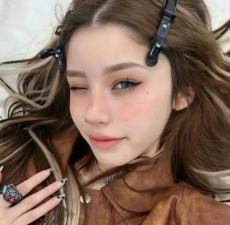 花花公子之千面女陪游